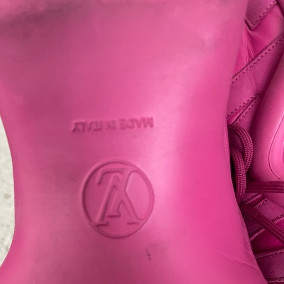 Louis Vuitton LV ARCHLIGHT SNEAKER - Picture 2 of 10